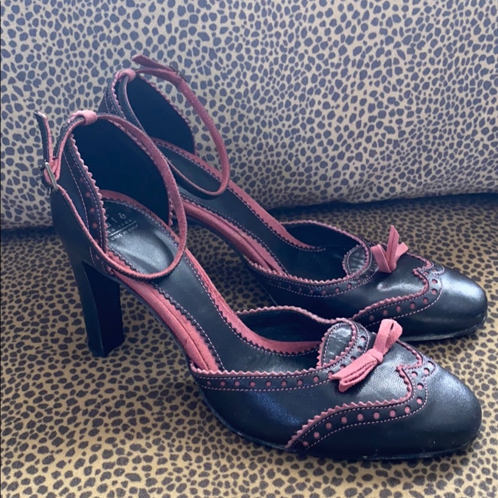 Black and pink Mary Jane Pumps